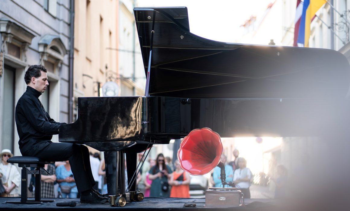 Foto: Riharda Vāgnera 211. dzimšanas diena